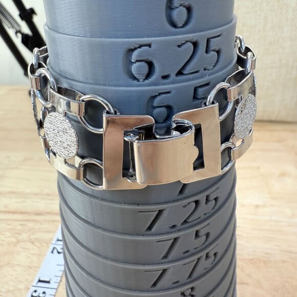 Sarah Coventry Silver-Tone Textured & Smooth Circle Link Bracelet With Fold-Over - Picture 8 of 14